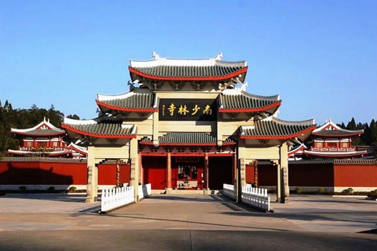 Shaolin temple. Шаолиньский монастырь в Китае. Буддийский монастырь Шаолинь. Китай храм Шаолинь. Монастырь Шаолинь Хэнань.