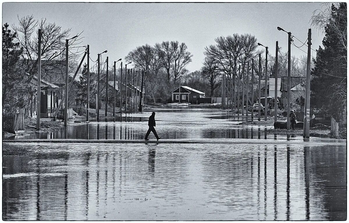 Паводок в оренбурге на 10 апреля. Половодье. Наводнение в Бузулуке. Половодье весной.