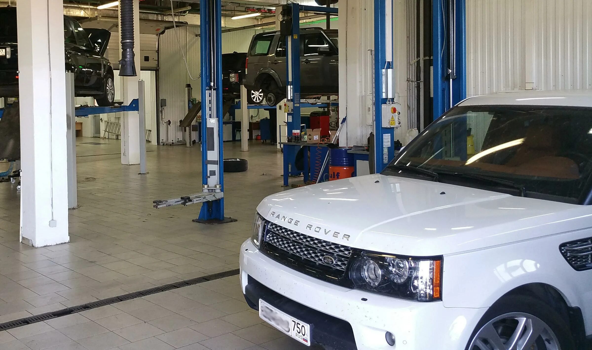 Автосервис land rover. ЛР эксперт на 88км. Техцентр LR. Автосервис эксперт. Автосервис ленд Ровер.