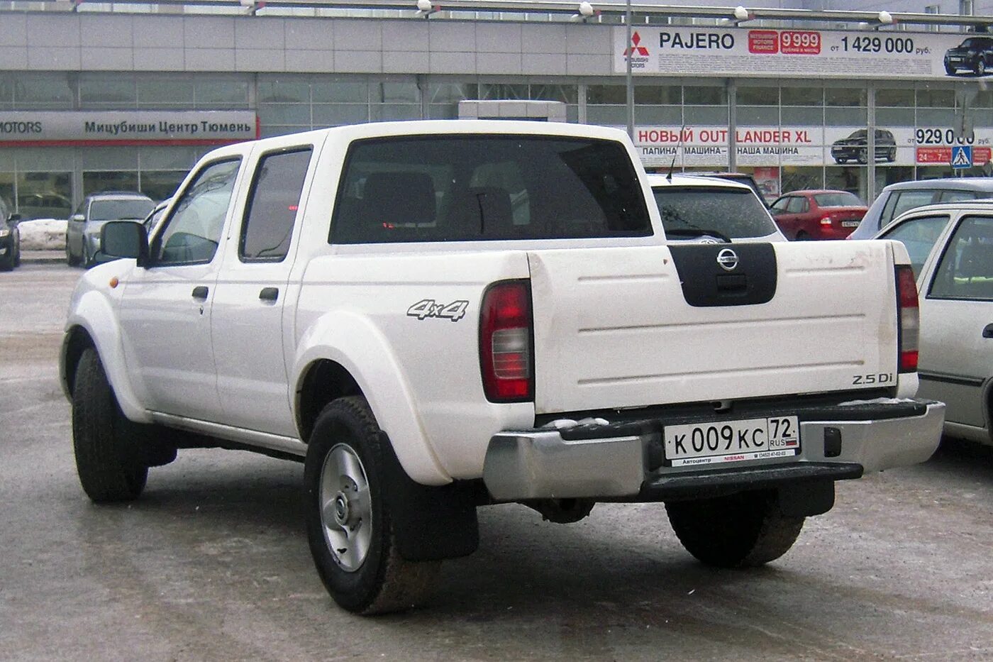 Недорогой пикап бу. Toyota np300. Nissan np300 Красноярск. Hilux Pickup занижение. Рама Ниссан НП 300.