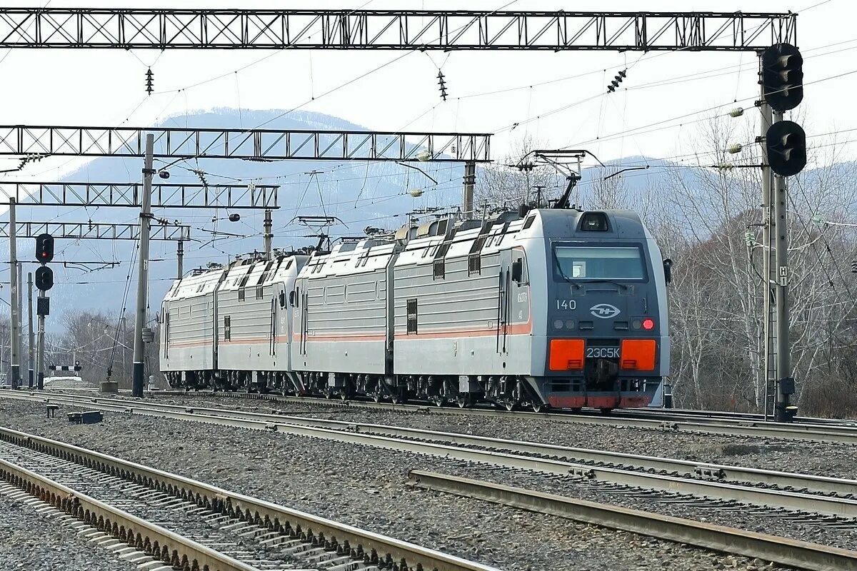 Mercedes c140 coupe. Жд станция мыс чуркин. Mercedes benz cl 140. 140 c 5. 140 c 5.