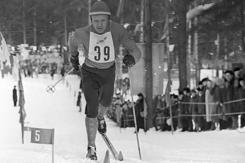 Зимняя спартакиада ссср. Лыжник чемпион СССР.