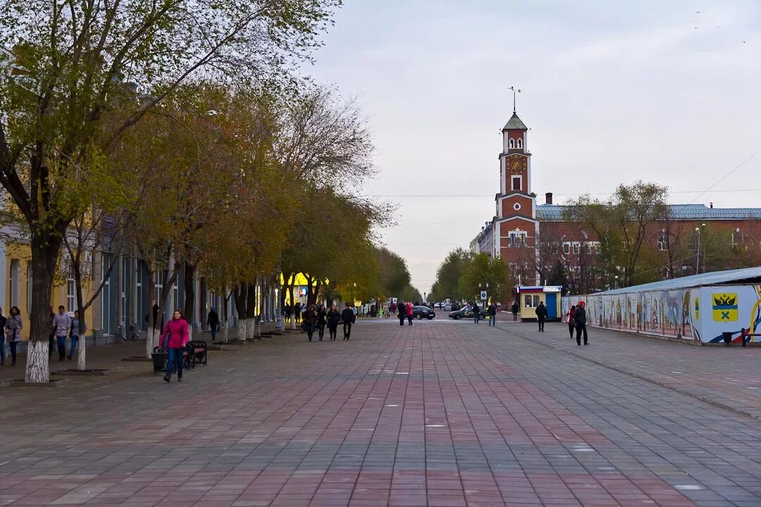 Оренбург советская купить. Оренбург Арбат площадь. Оренбург исторический центр улица Советская. Советская площадь Оренбург. Оренбург центр города улицы.