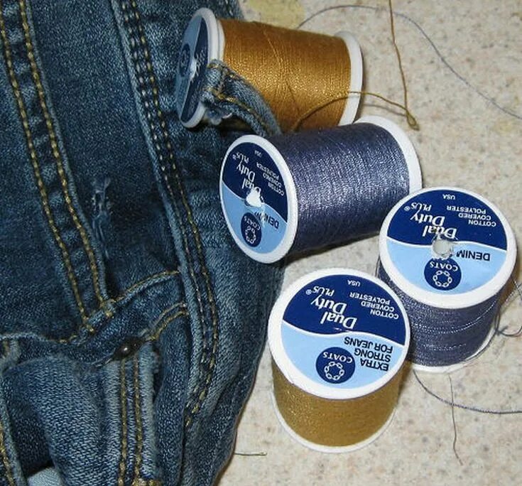 Нитки для джинс. Джинсовая нить. Нитки для шитья джинсов. Джинсы с нитками. Цвет ниток для джинсов.