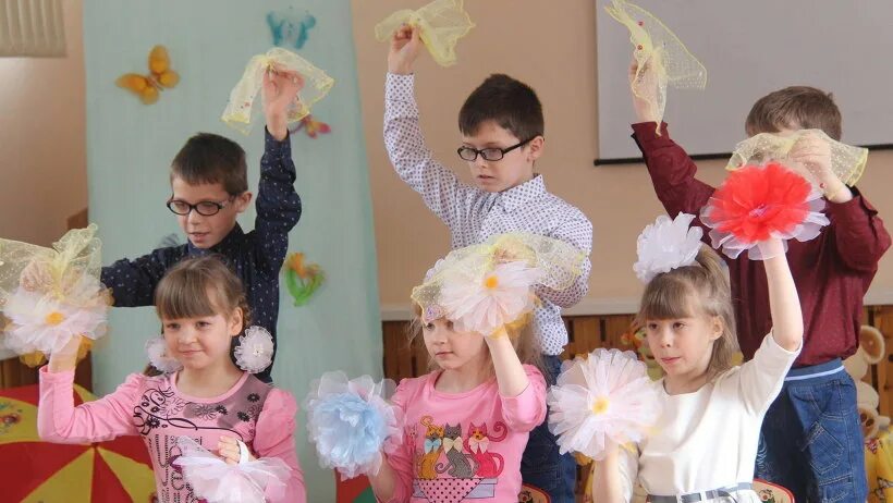 встреча нового 2006 года. отделение психологов. центр помощи семье. архангельск центр помощи детям. архангельск детский психологический центр.