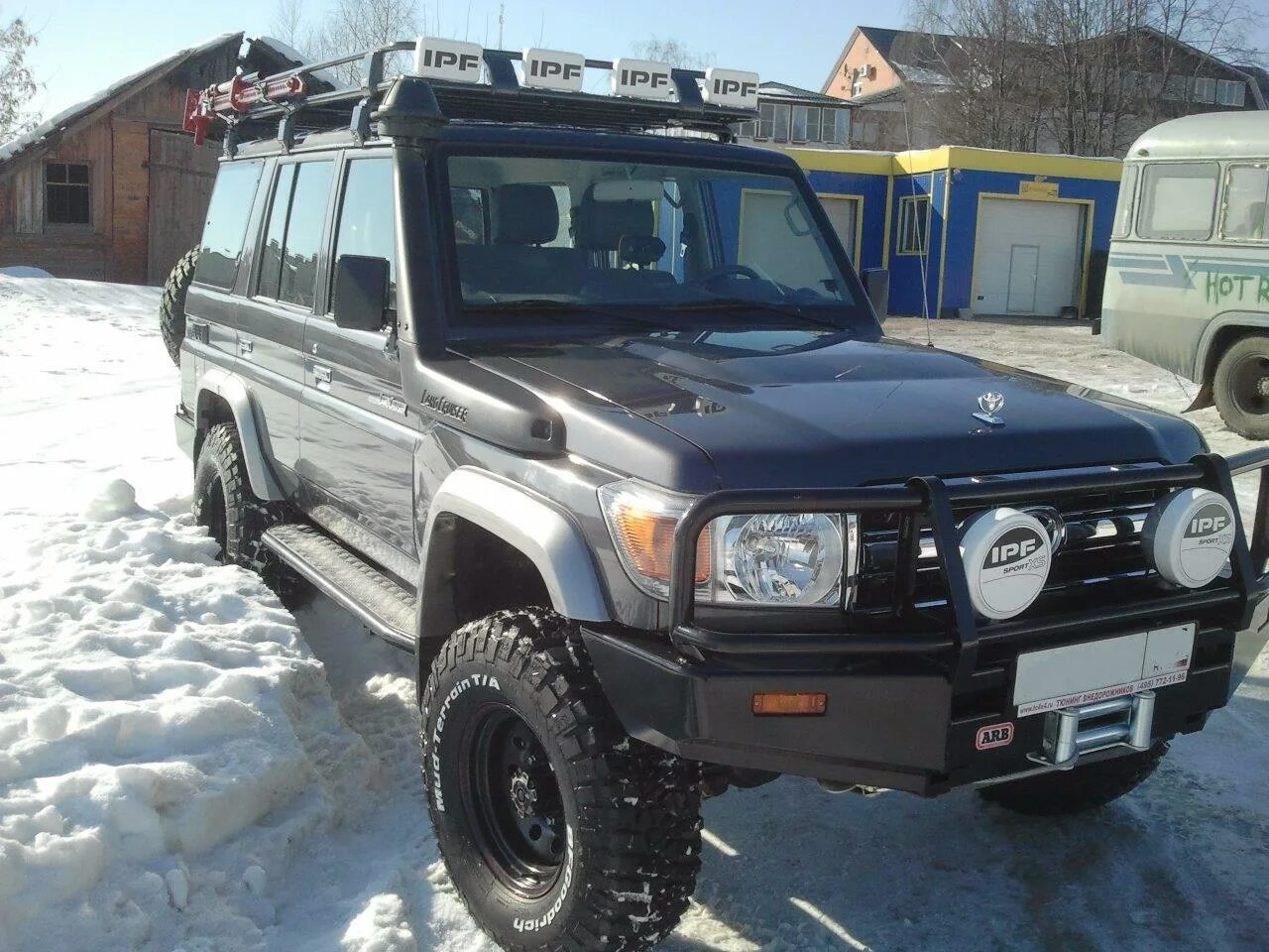 Тойота крузер 76 купить. Toyota Land Cruiser 76. Toyota Land Cruiser 76 2004. Toyota Land Cruiser 76 78. Внедорожники Toyota Land Cruiser 76.