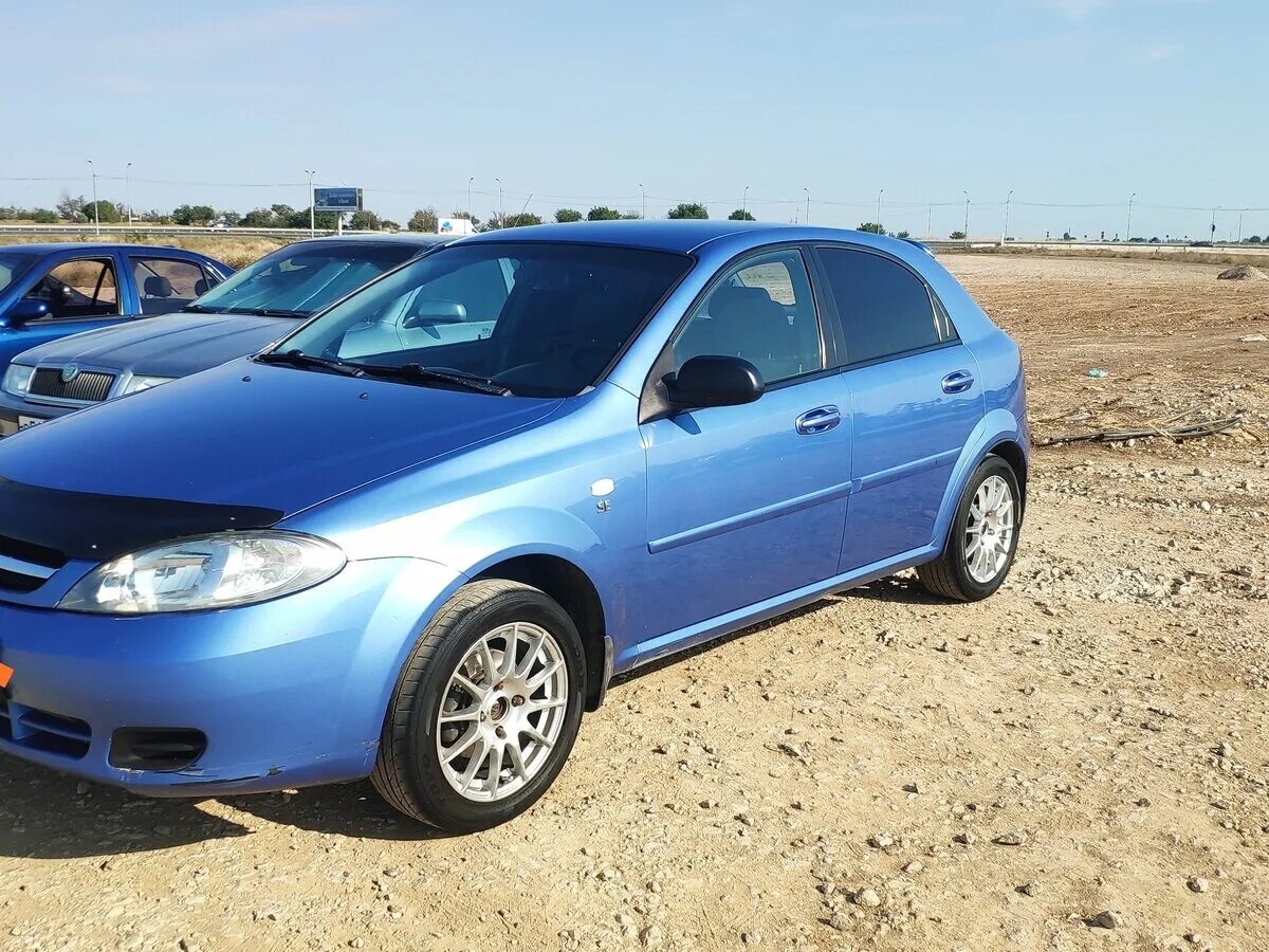 Куплю шевроле лачетти 2007. Шевроле Лачетти хэтчбек 2007. Chevrolet Lacetti 2007 хэтчбек. Шевроле Лачетти хэтчбек 1.6 2007. Chevrolet Lacetti 2007 синий.