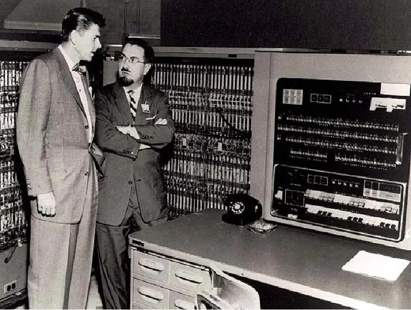 Ibm работа. IBM 701. IBM 701 ЭВМ. Джорджтаунский эксперимент 1954. IBM 701 США.