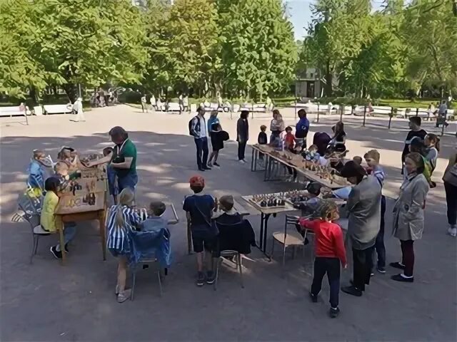 Таврический сад город+. Таврический сад когда откроется 2024. Таврический сад закрыт. Таврический сад закрыт. Детская площадка в таврическом саду.