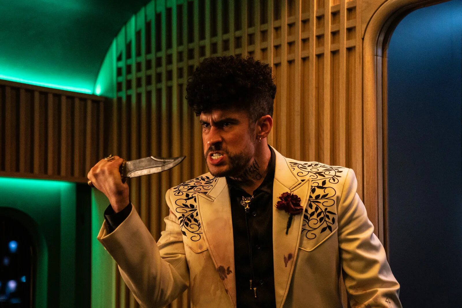 Быстрее пули 2025 субтитры. Быстрее пули фильм 2025. bullet train 2025. bad bunny быстрее пули. быстрее пули 2025 кадры из фильма.