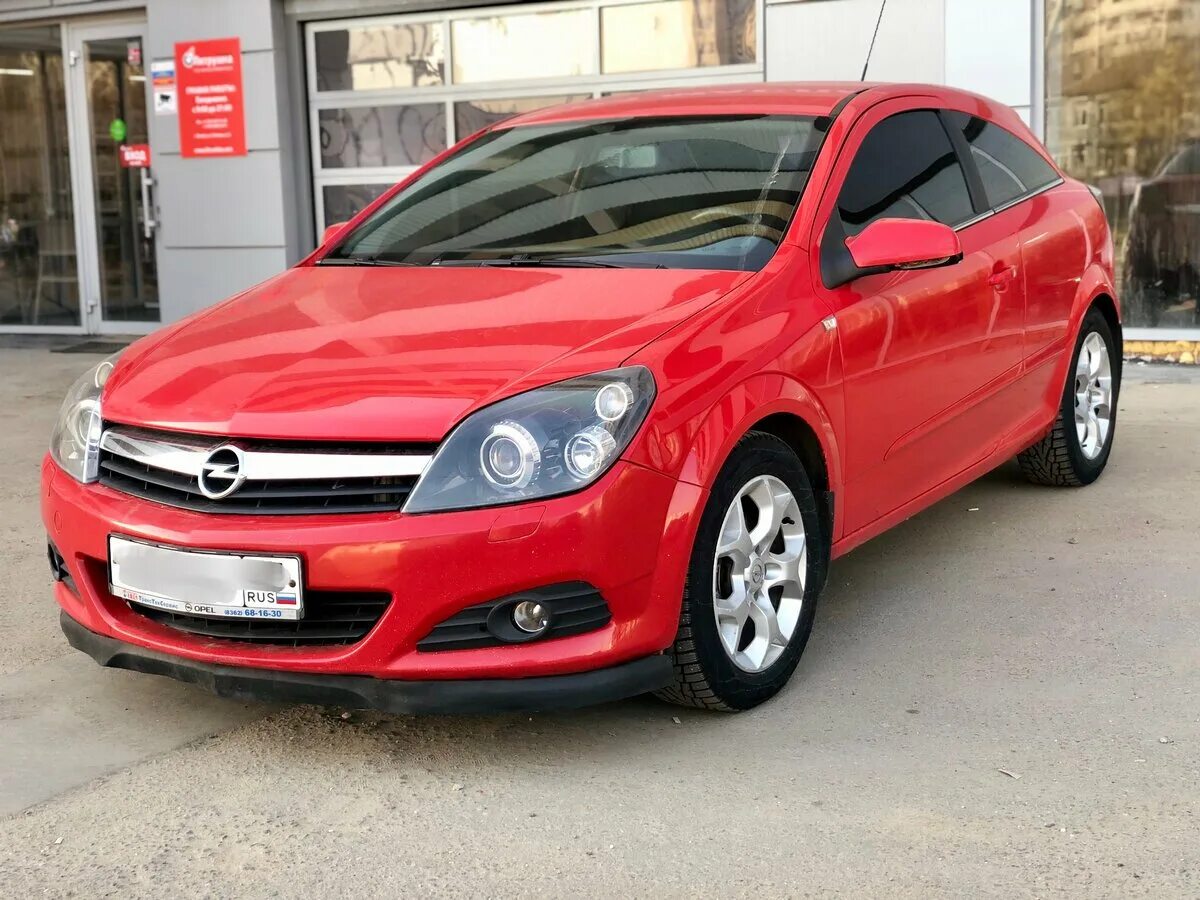 Купить опель новосибирск. Opel Astra GTC 2008 красная. Opel Astra h 2008 красная. Opel Astra 2008 красная.