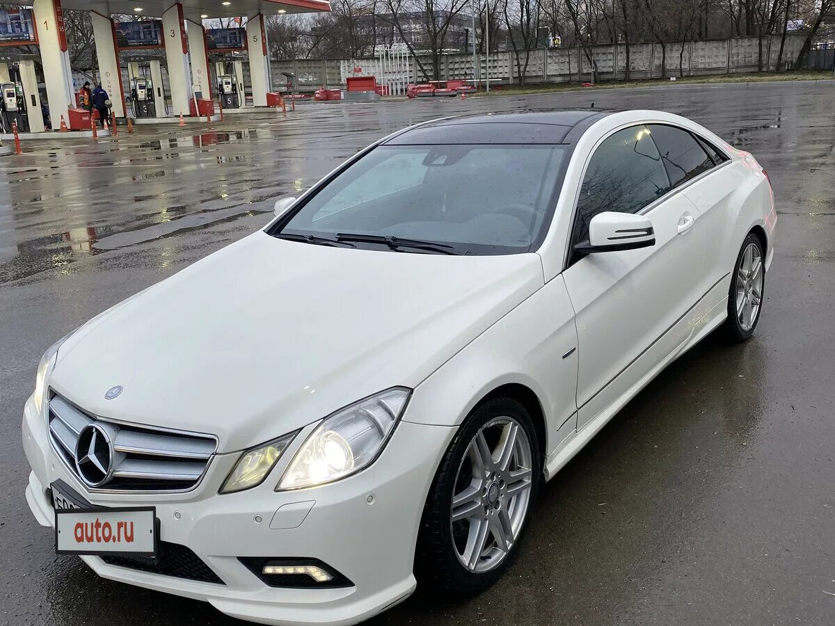 Мерседес купе 2010 года. Mercedes Benz e250 w212. Мерседес е 212 купе белый. Mercedes Benz e class 212 Coupe. Mercedes e250 Coupe 2011.