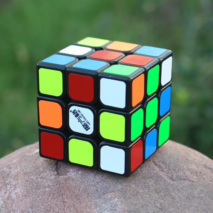 Kubik. Кубик рубик. Кубик Рубика Рубикс 3на3. Запутанный кубик Рубика 3х3. Кубик Рубика 19 на 19.