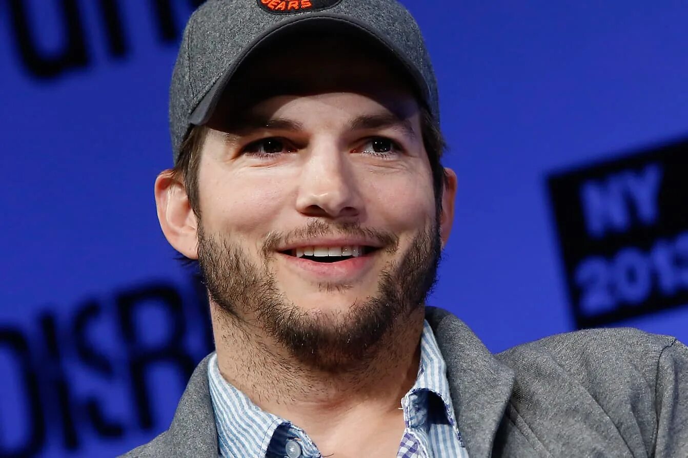 эштон катчер сейчас фото