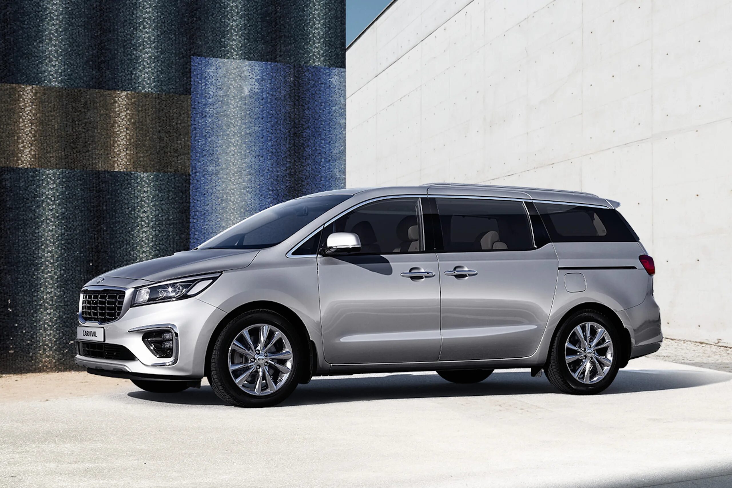 Хендай семиместный. Kia Carnival 2018. Kia минивэн Carnival. Новый Киа Карнивал 2022. Kia Carnival 3 2018.