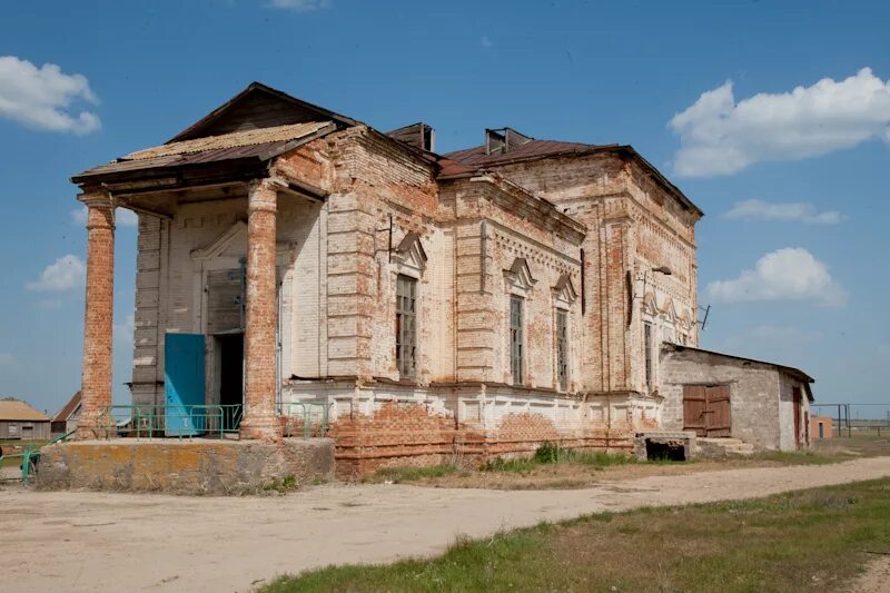 Погода в село питерское. Малый Узень Церковь. Село малый Узень Саратовской. Церковь Троицы Живоначальной (Маньково-Калитвенское). Село малый Узень питерского района.