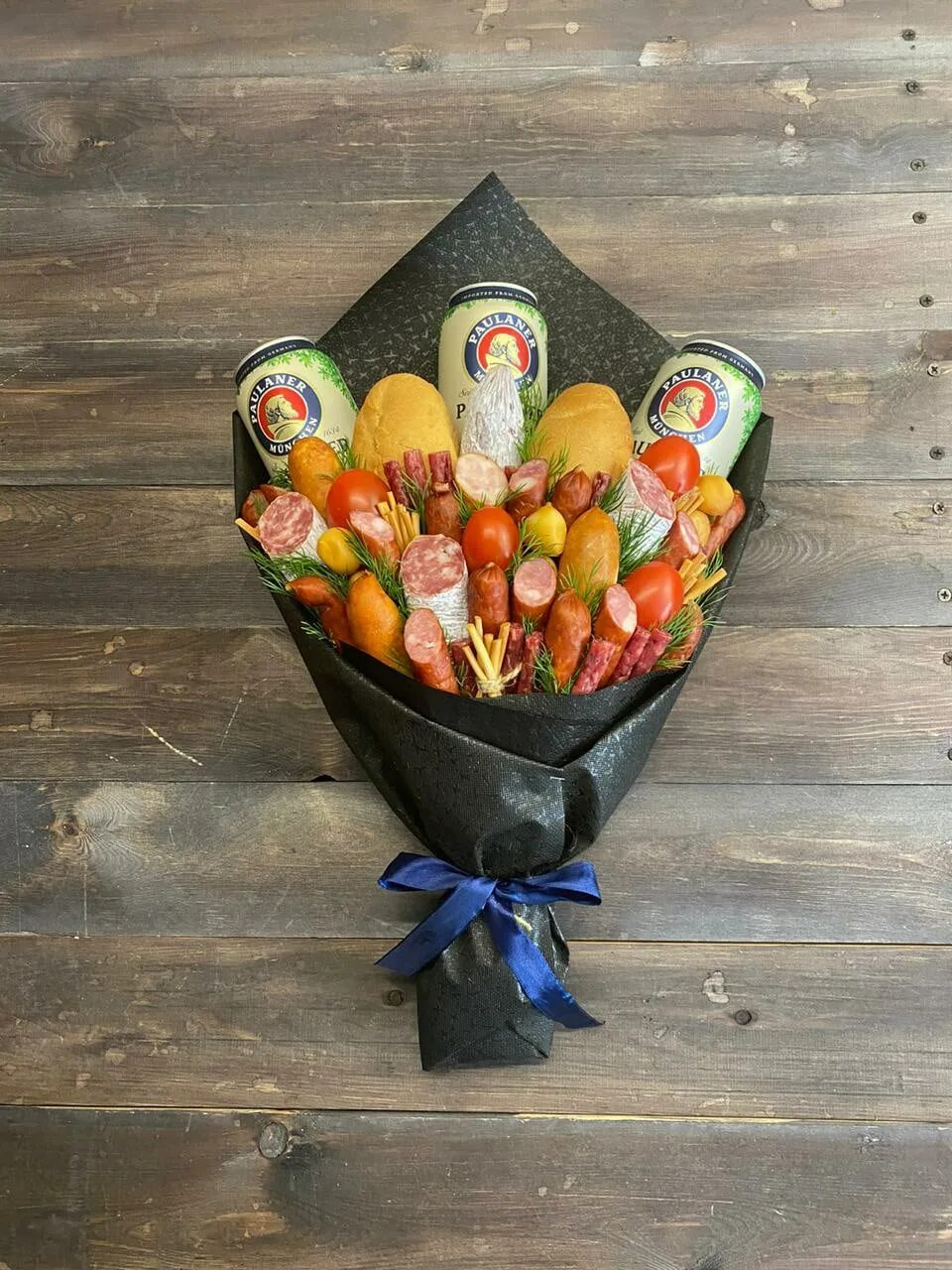 Букет для мужчины. Съедобные букеты для мужчин. Съедобный букет с пивом. Съедобный букет с пивом. Съедобный букет с пивом.