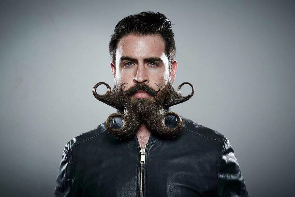 мужчина в шляпе с усами. стильный мужчина с бородой в полный рост. высокий мужчина с усами. борода испанка. борат нраица.