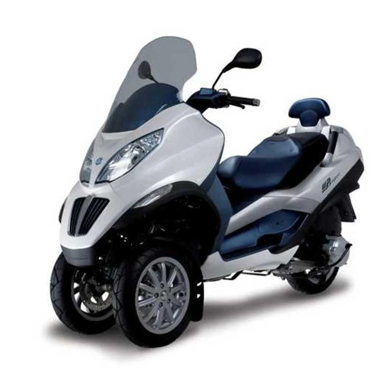 Скутер Piaggio 125. Трехколесный скутер пиаджио. Трехколесный скутер 2010 Piaggio. Итальянский скутер Piaggio.