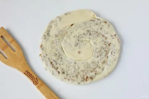 Круглая лепешка с начинкой