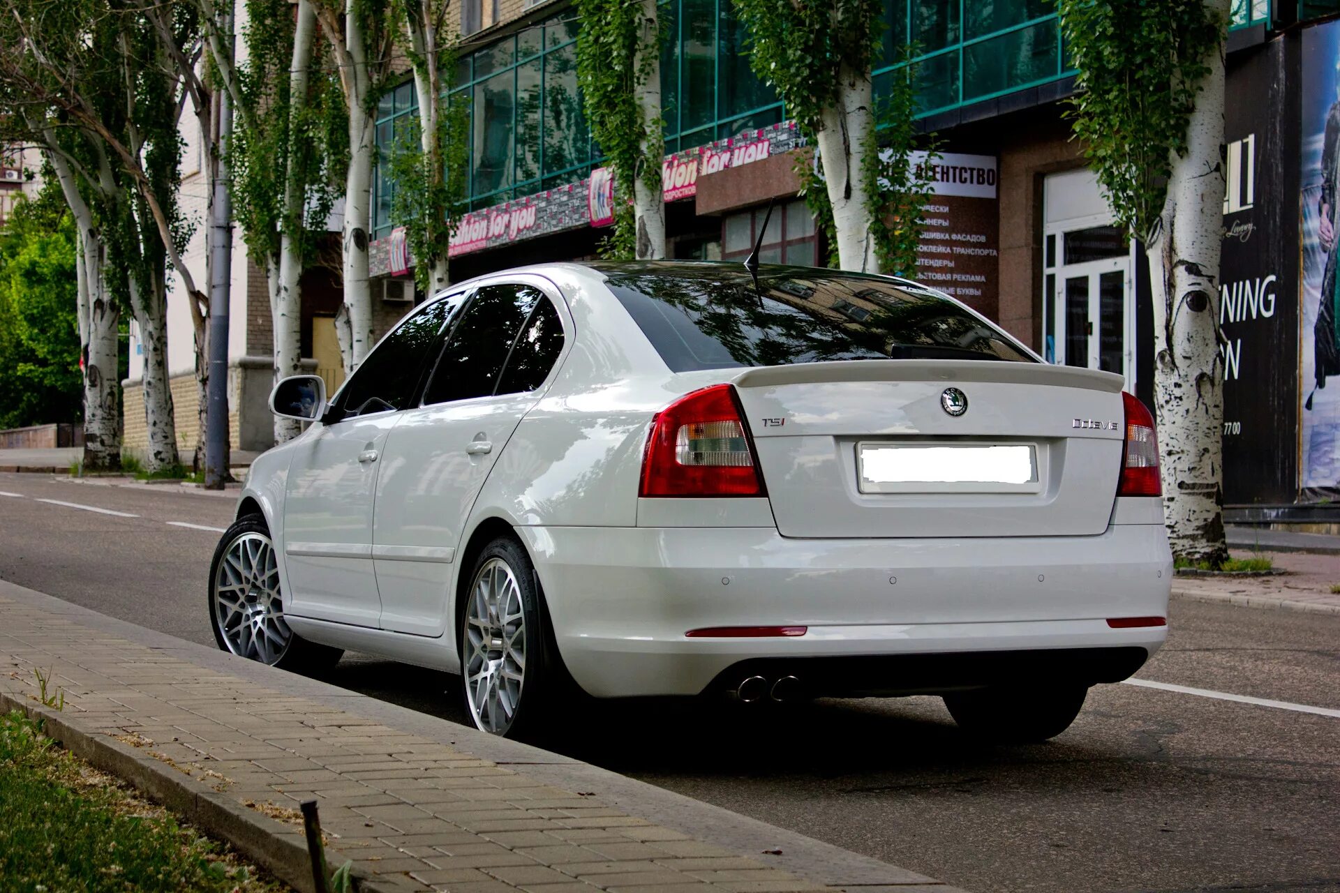 Шкода а5 драйв. Skoda Octavia mk2. Skoda Octavia a5 юбка. Skoda Octavia a5 FL.