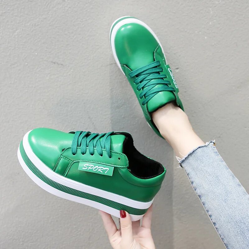Зелёные кроссовки женские. Салатовые кроссовки женские. Кроссовки зеленого цвета женские. Кроссовки темно зеленые женские. Зеленые кроссовки какие