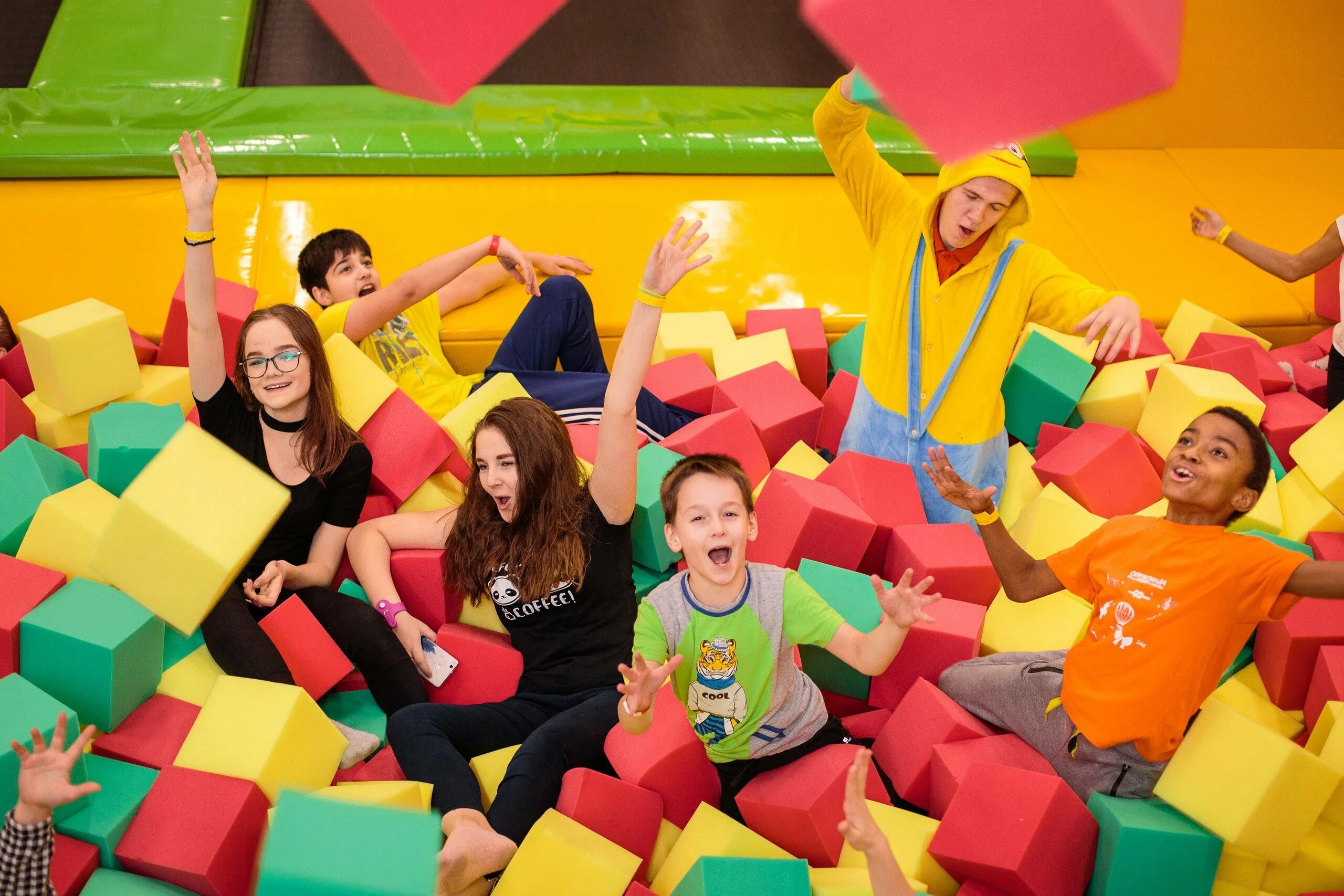 Шахты. Батутный центр джунгли георгиевск. Flip fly калужская. Батутная арена мегаполис. Полет батуты электросталь.