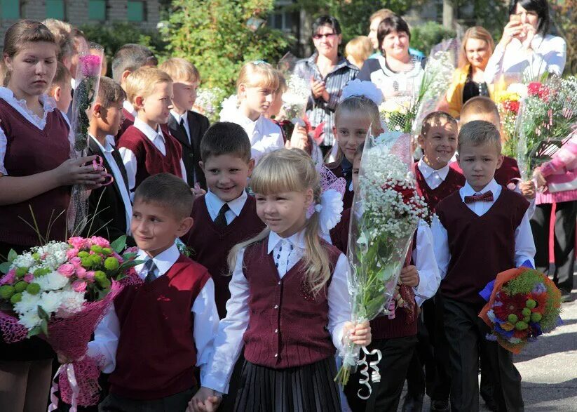 Воскресенская школа Калужская область. 13 Школа Калуга. Воскресенская школа Киров Калужская. Школа 5 Киров Калужская область. Сайт школ киров калужской области