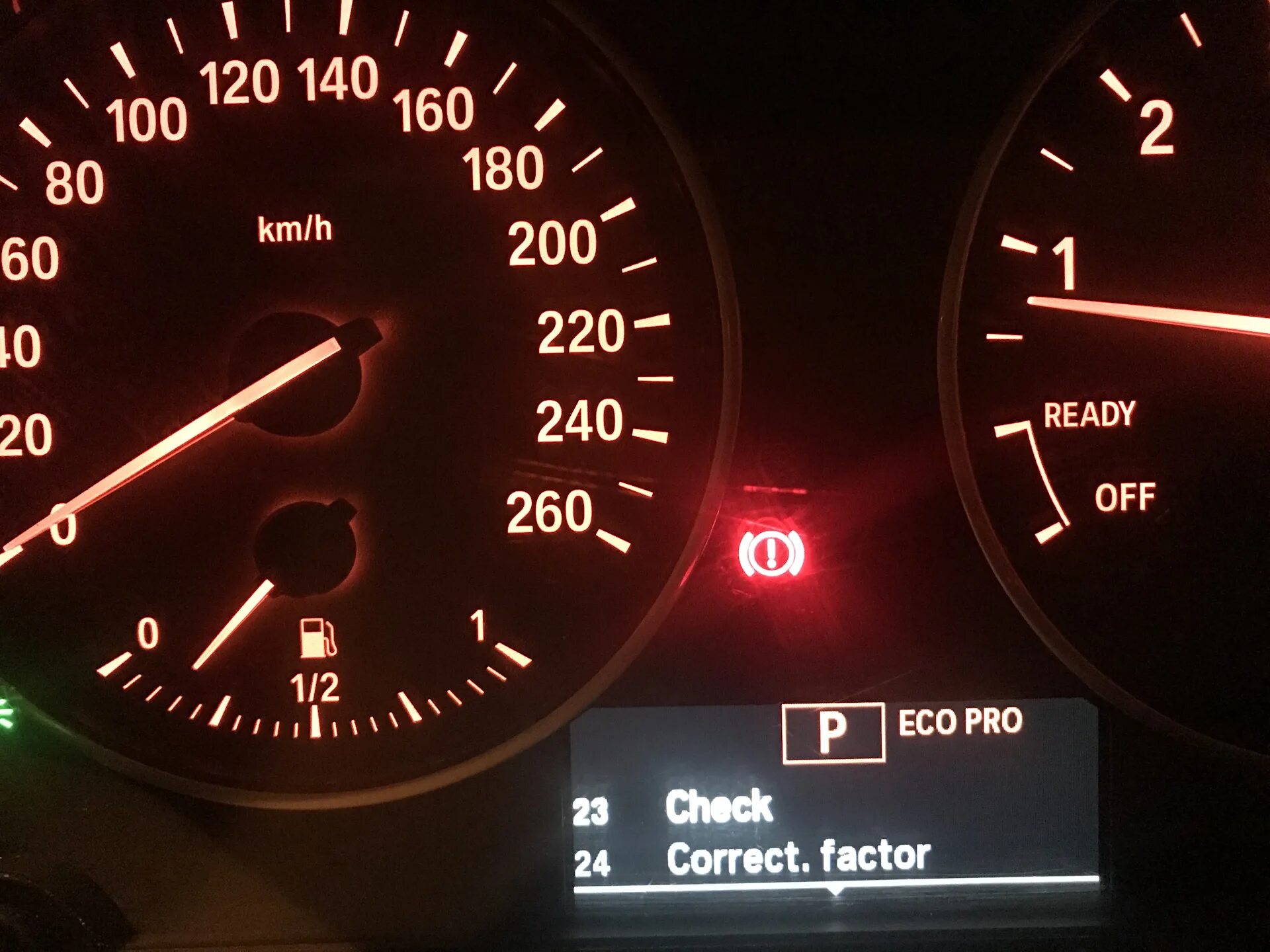 Датчик колодок на фольксваген на панели. Значок тормозной жидкости bmw e60. Индикатор торможения. Ошибки бмв х1. Индикатор тормозной 421.