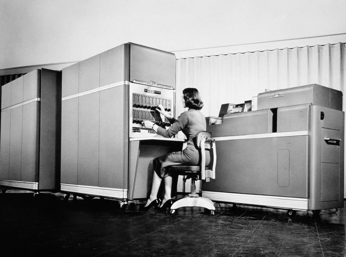 Компьютер IBM 1957. ЭВМ IBM 650. Сетунь ЭВМ. Самый первый компьютер.