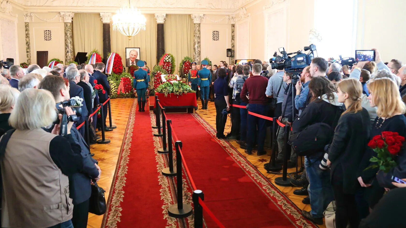 Новости москвы спб. В Санкт-Петербурге простились. Похороны Жореса. Центр Жореса Алферова СПБ. Похороны Алферова.