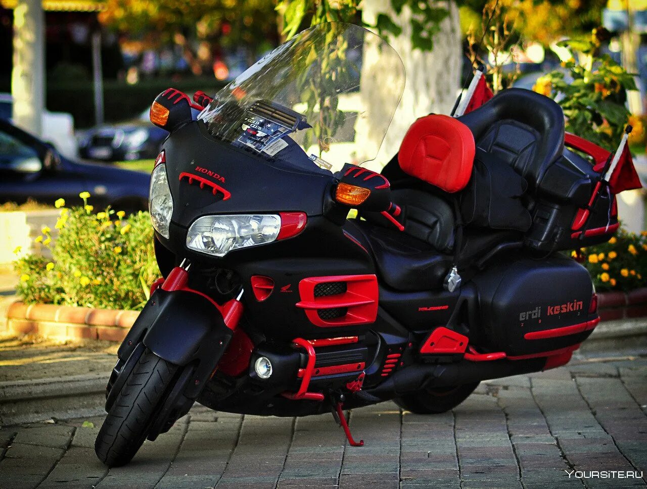 Мотоциклы голд винг купить. Honda Gold Wing 1800. Gl1800 Gold Wing. Honda Gold Wing 1800 Custom. Honda gl1800 Gold Wing.