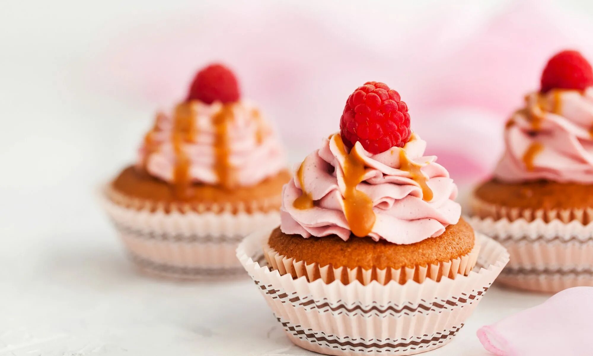 Кондитерские изделия фон. Pastries cakes. Пирожное. Кондитерские изделия. Кондитерские изделия выпечка.