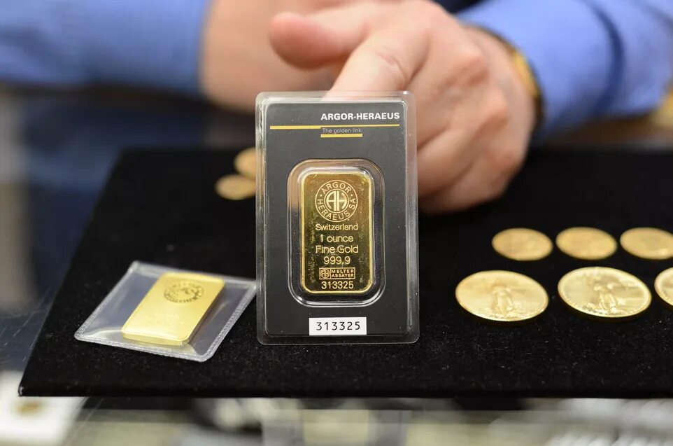 Золото в слитках купить цена на сегодня. Слиток золота 10г. Слиток золота 100г Казахстан. Слиток золота 30 грамм. Слиток золота 5 г.