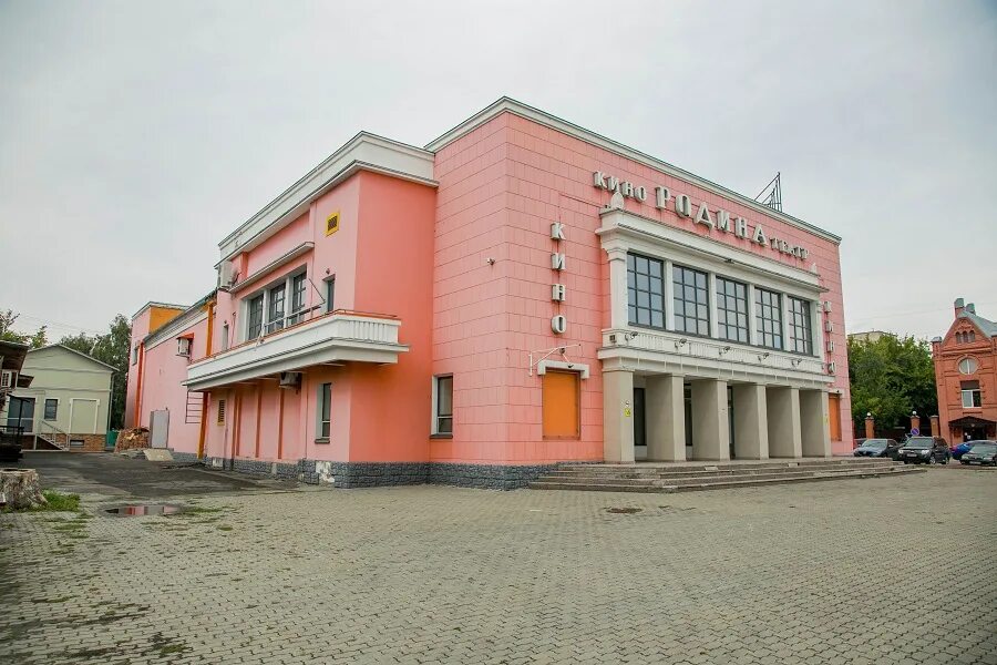 Планетарий Барнаул Родина. Планетарий (кинотеатр, Барнаул). Кинотеатр Родина Барнаул. Барнаул район Родина кинотеатр. Кинотеатры барнаула работают