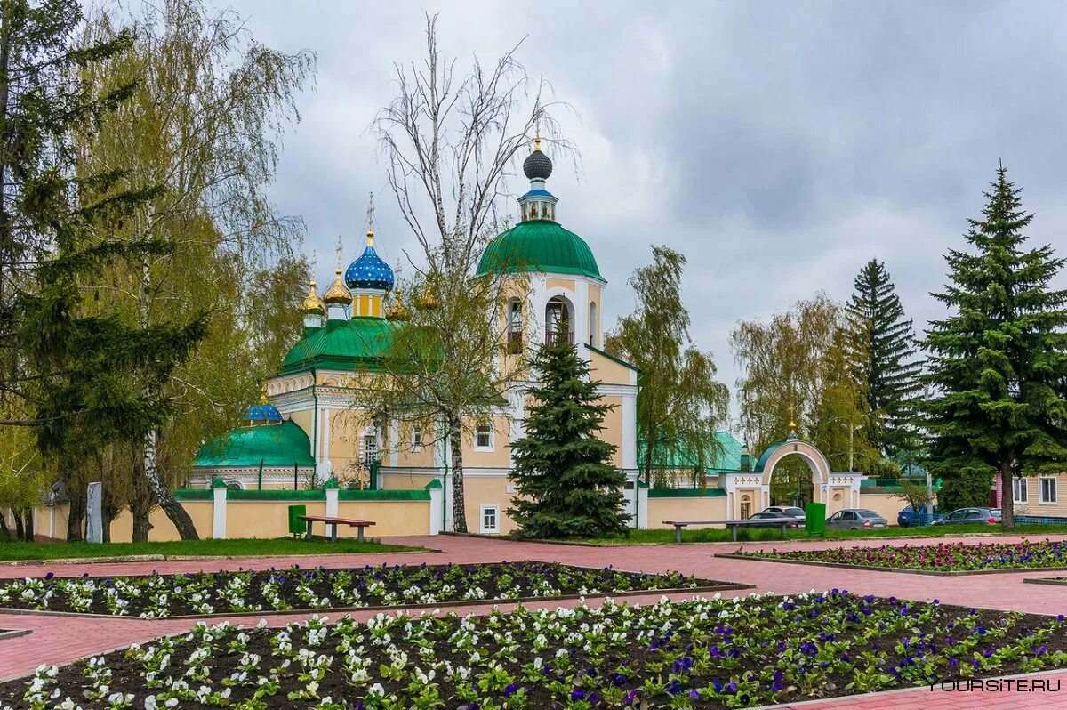 Орловская область города. Свято Сергиевский собор Ливны. Сергиевская Церковь Ливны. Орловская область Ливны Церковь. Собор Сергия Радонежского в Ливнах.