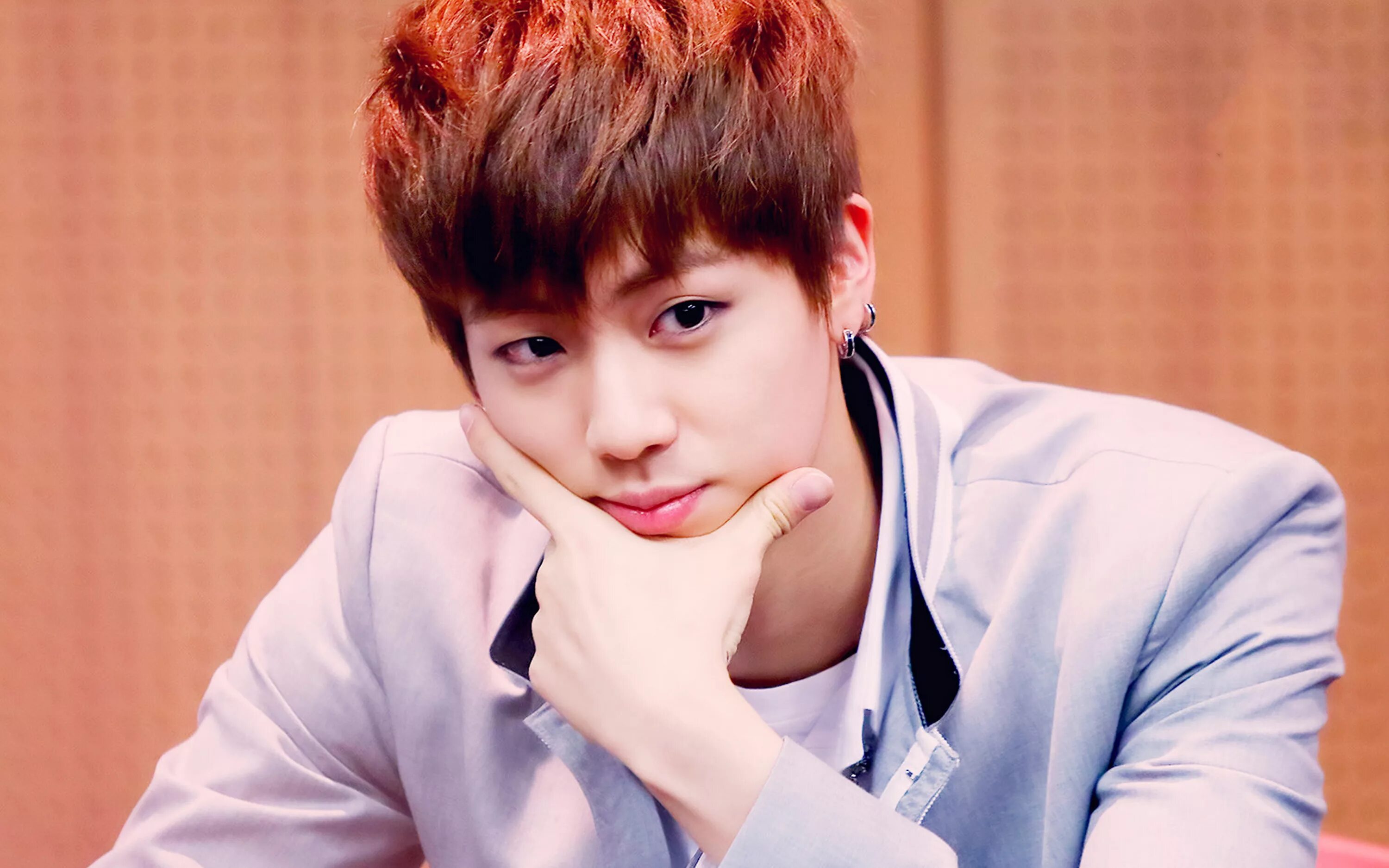 Чин из бтс фото. Bts ким сок чин. Jin bts. Чин бтс. Kim seokjin.