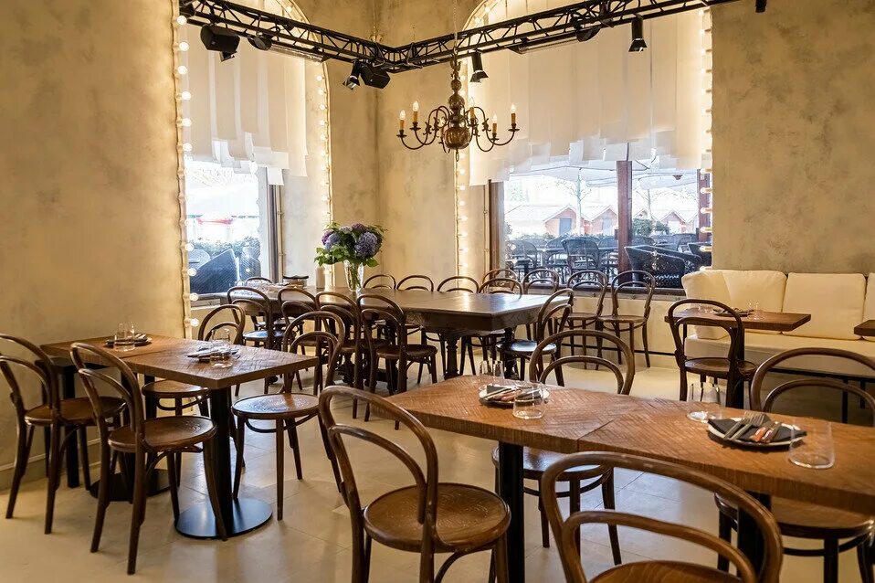 Кафе москва нижний новгород. Bosco bar гум. кафе боско на красной площади. bosco mishka bar. mishka bar москва гум.