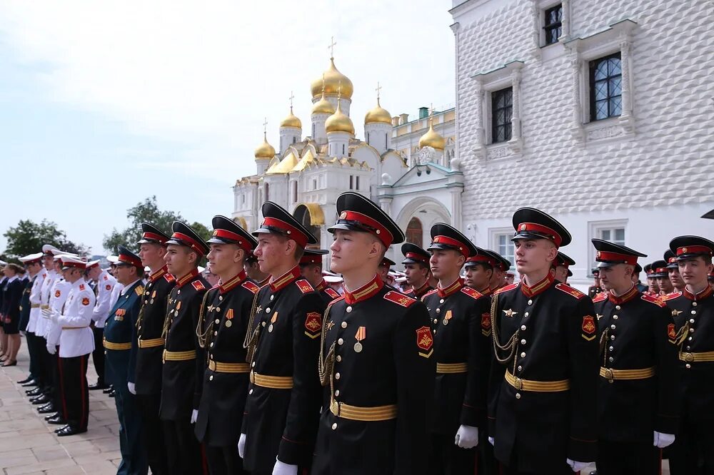 Про сву. Кадеты суворовцы и нахимовцы. Кадеты Суворовского училища Москва. Нахимовское военно-Морское училище кадеты. Кадетский корпус Суворовское училище.