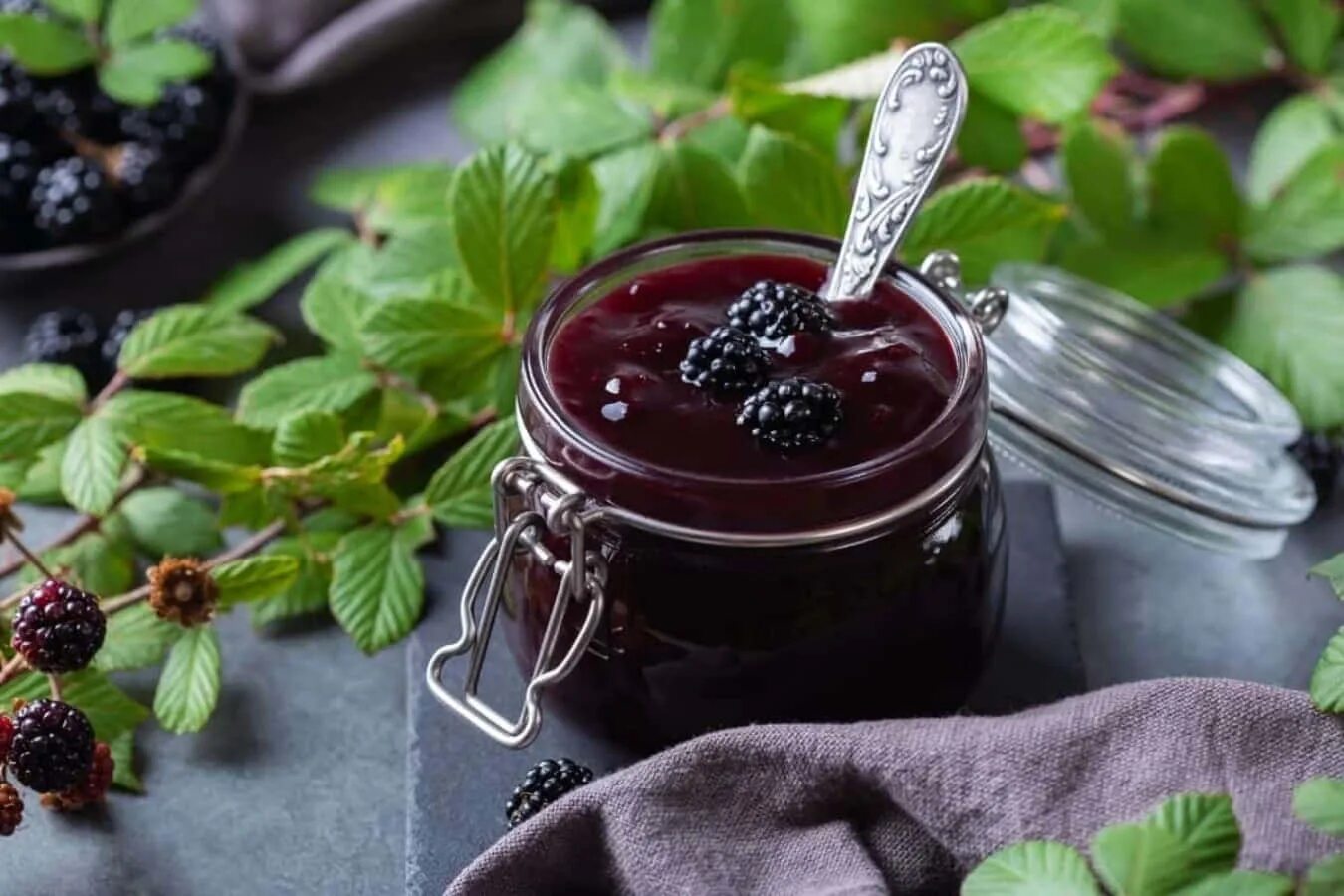 Варенье из ежевики 0. Варенье из ежевики. Ежевичное варенье. Джем из ежевики на зиму простой рецепт. Варенье из ежевики.