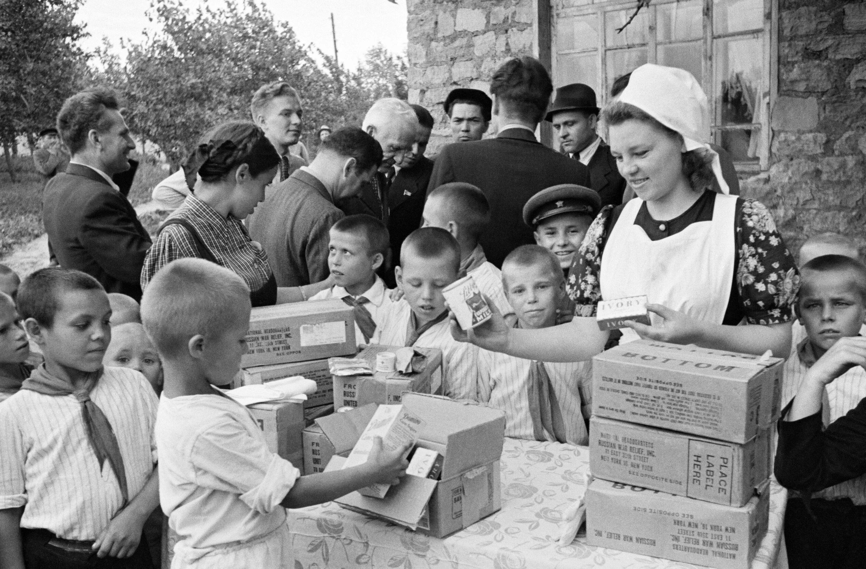 Советская социума. Дети в годы войны. Благотворительность в СССР. Дети в годы войны СССР.