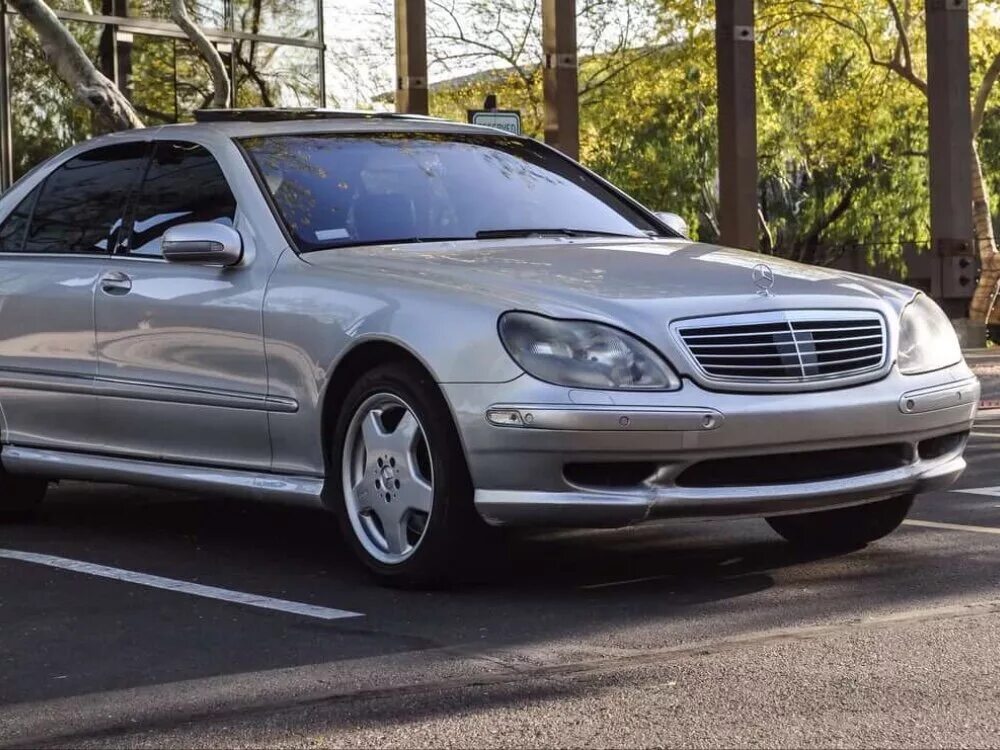 Mercedes Benz s220. Мерседес Бенц w220. Мерседес s class w220. Мерседес 220 кузов.