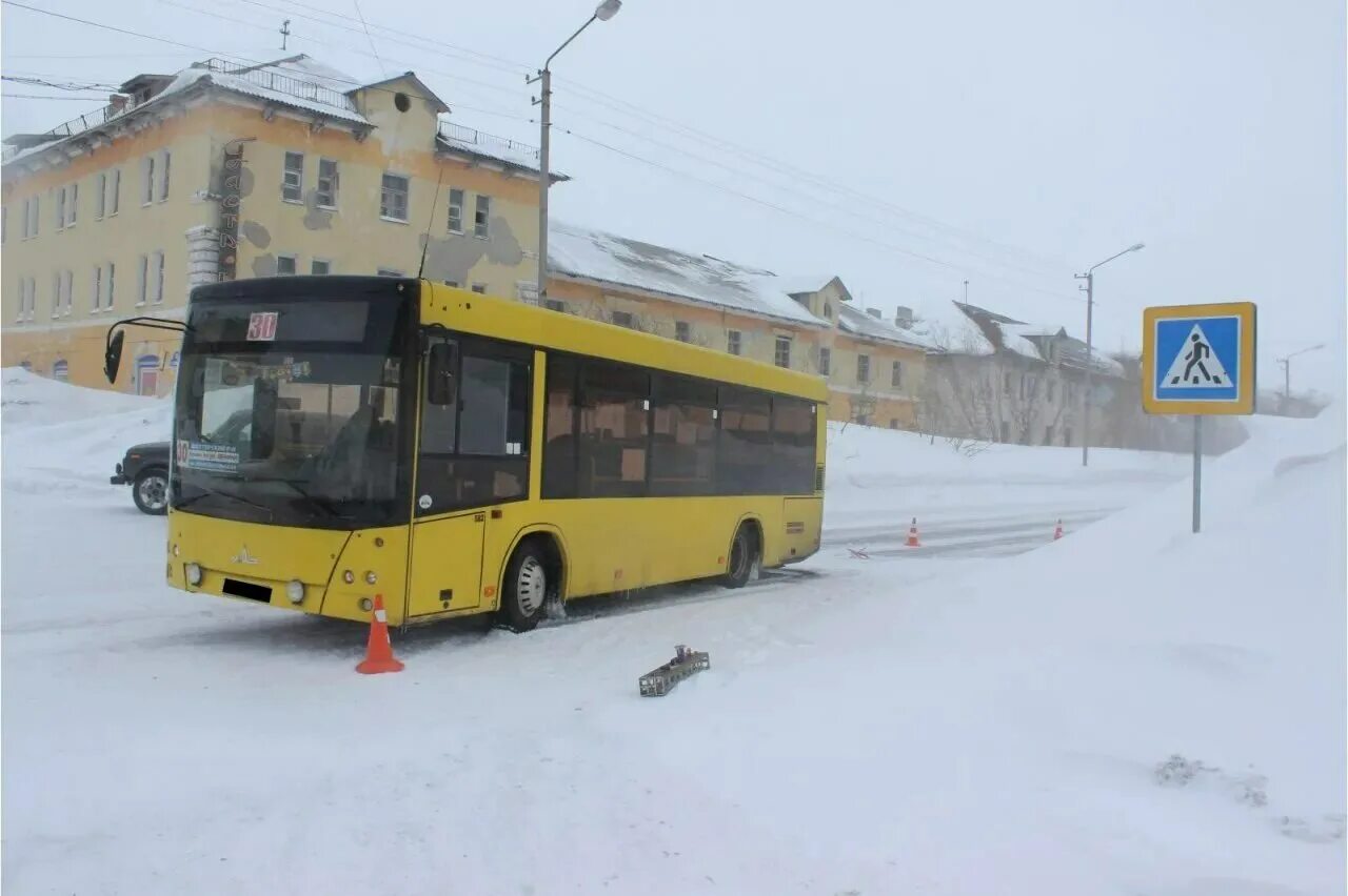 Воркута автобус ЛИАЗ. Автобус МАЗ Воркута. Воркута автобус ПАЗ. Автобусы Воркутауголь. 27 автобус воркута