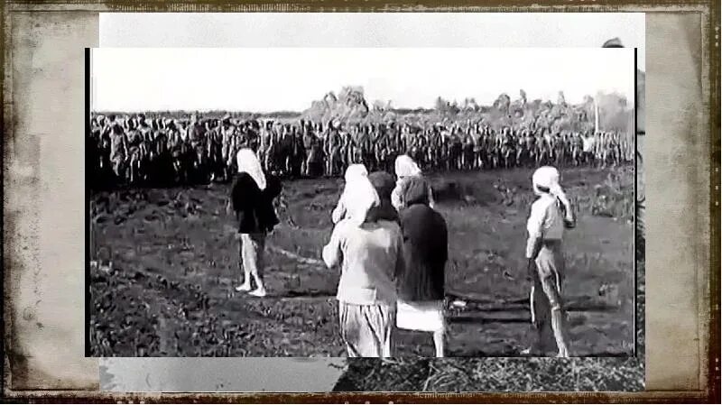 После освобождения из плена. Уманская яма концлагерь. Хорольская яма концлагерь. Лагерь Уманская яма. Пленные женщины в Уманской яме 1941.