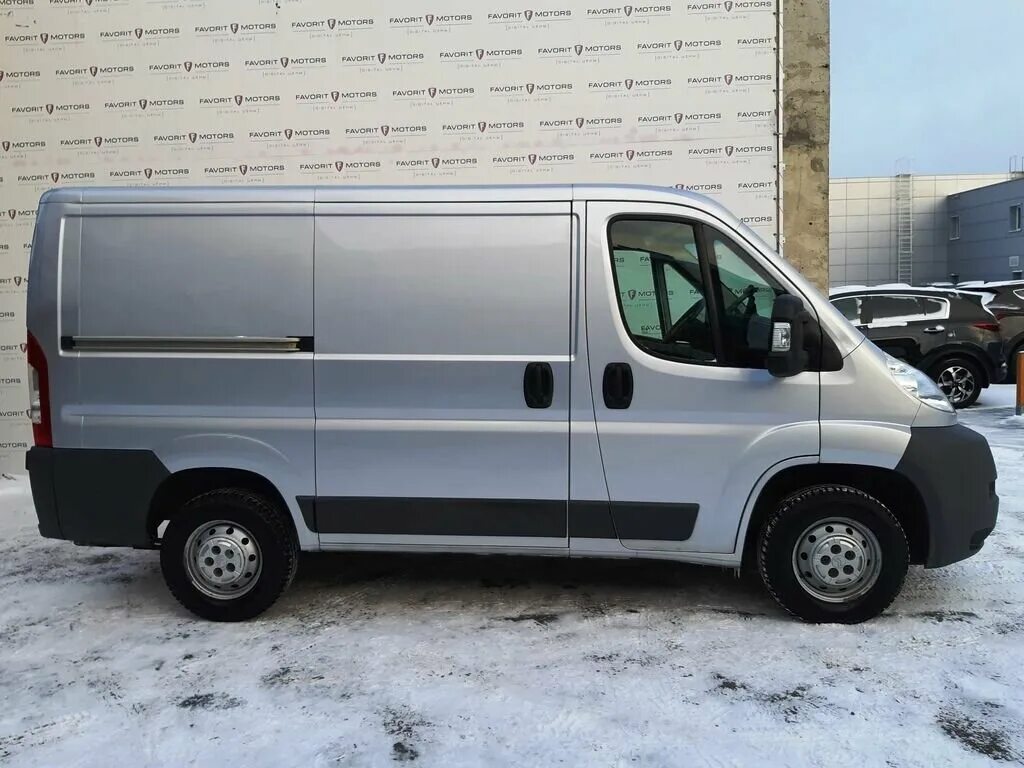 Купить пежо боксер 2. Пежо боксер 290. Peugeot Boxer серебристый. Пежо Boxer 1 1998. Пежо боксер 21 года.