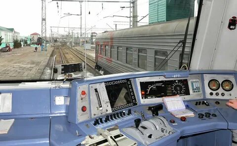 Грузовые поезда электровозы машинист
