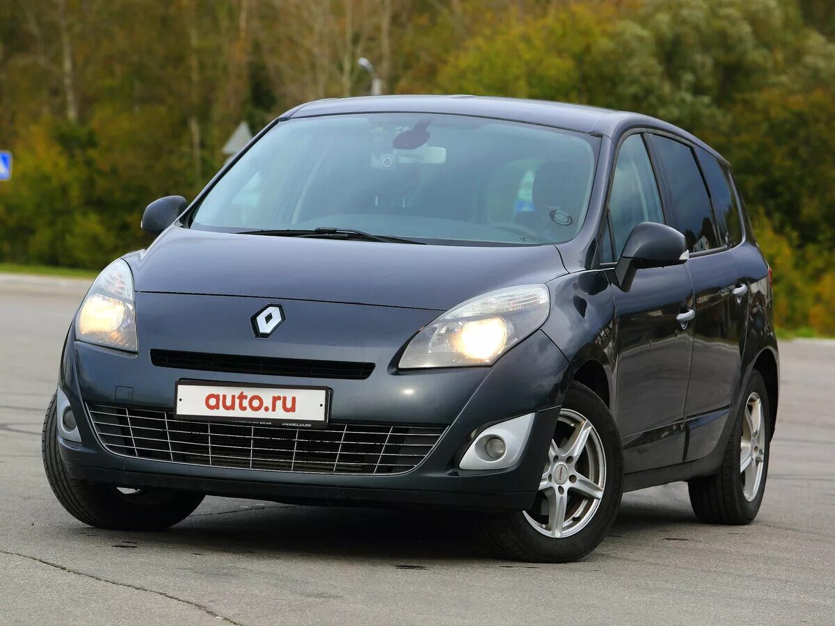 Renault scenic 2009. Рено Сценик 3 2009. Renault Grand Scenic 3. Рено Scenic III 2009.