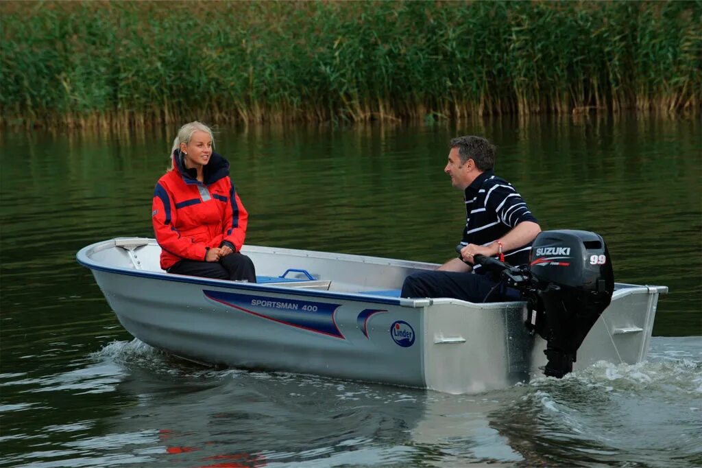 Лодка сузуки. Linder sportsman 400. алюминиевая моторная лодка linder sportsman 355. лодочный мотор судзуки 9.9. лодка под мотор 9.8.