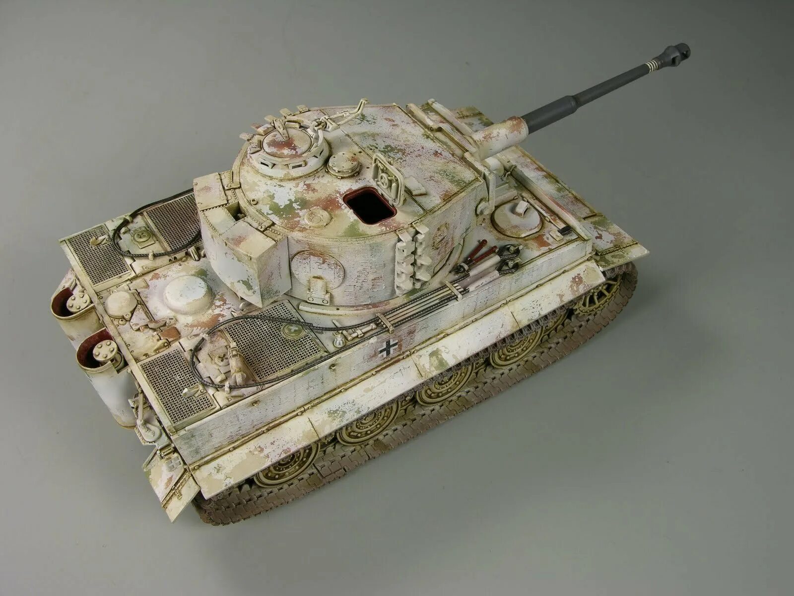 Моделизм mig jimenez мигель хименес. Камуфляж тигр 1 hll. Покраска моделей. Камуфляжный танк королевский тигр. Ис 2 модель.