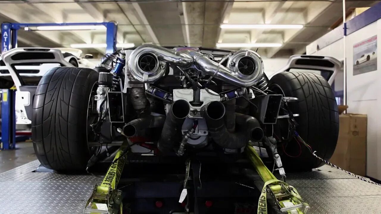 Чанган книга рекордов гиннесса. Subaru рекорд Гиннесса. Record cars. Fastest Mile in Flippers World record.